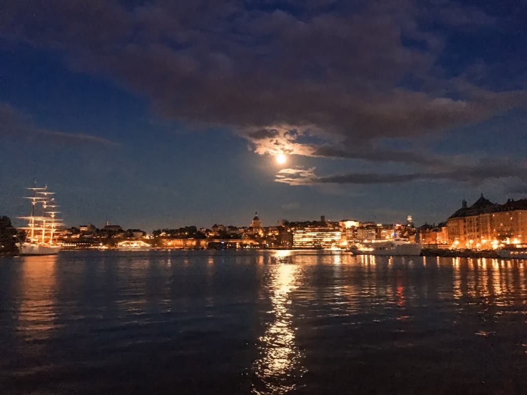 Stockholm at night - more pictures at europediaries.com