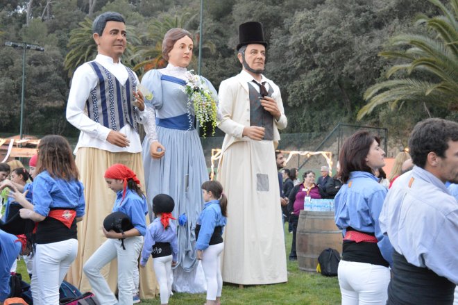 When the giants watched the castellers in action