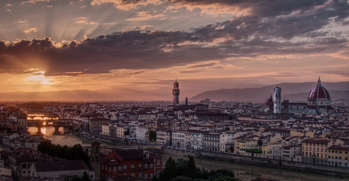 Expectations vs reality of moving to Italy. Wha it is like living in Florence.