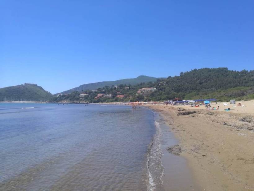 The long sandy sweep of La Feniglia beach on the Tuscan coast