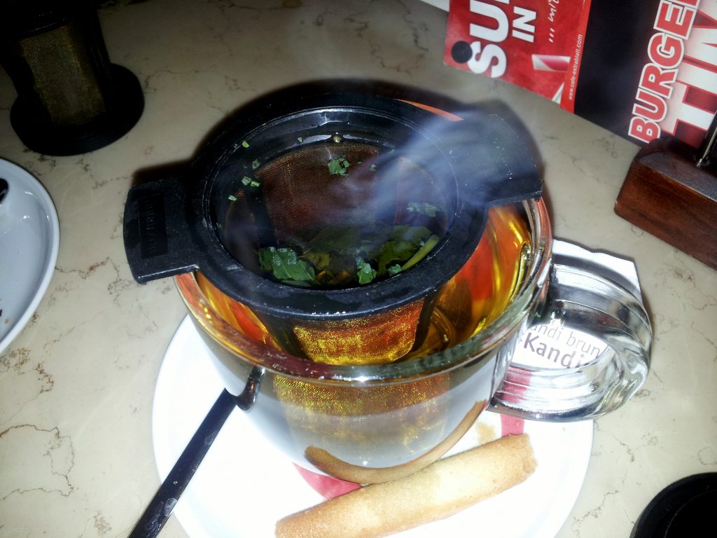 peppermint tea at cafe extrablatt