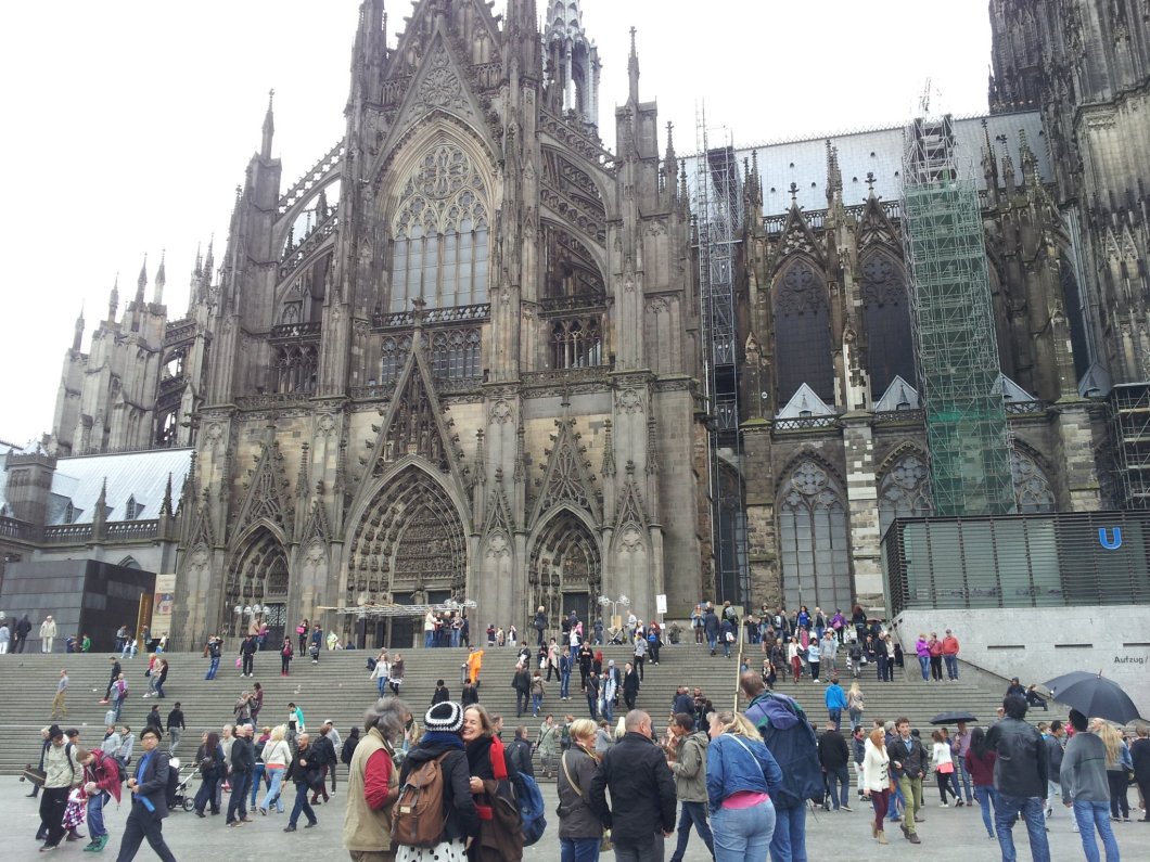 The busy Cathedral square